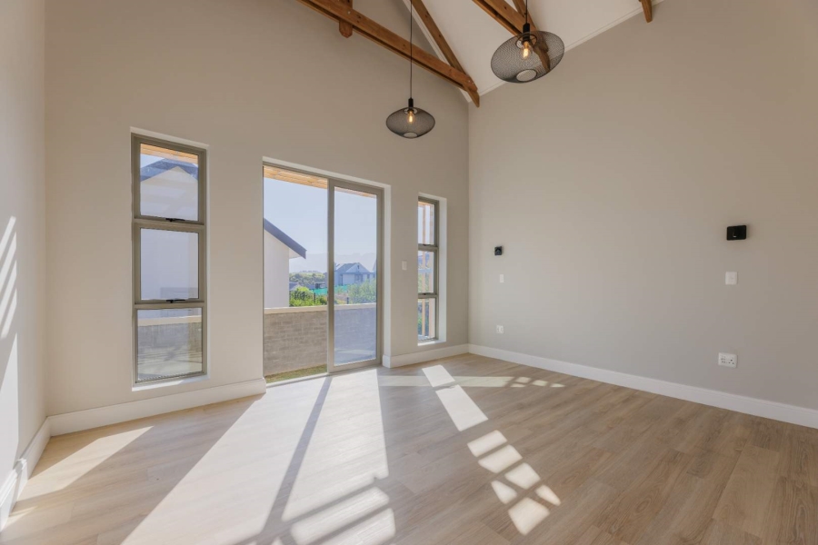 4 Bedroom Property for Sale in Kingswood Golf Estate Western Cape